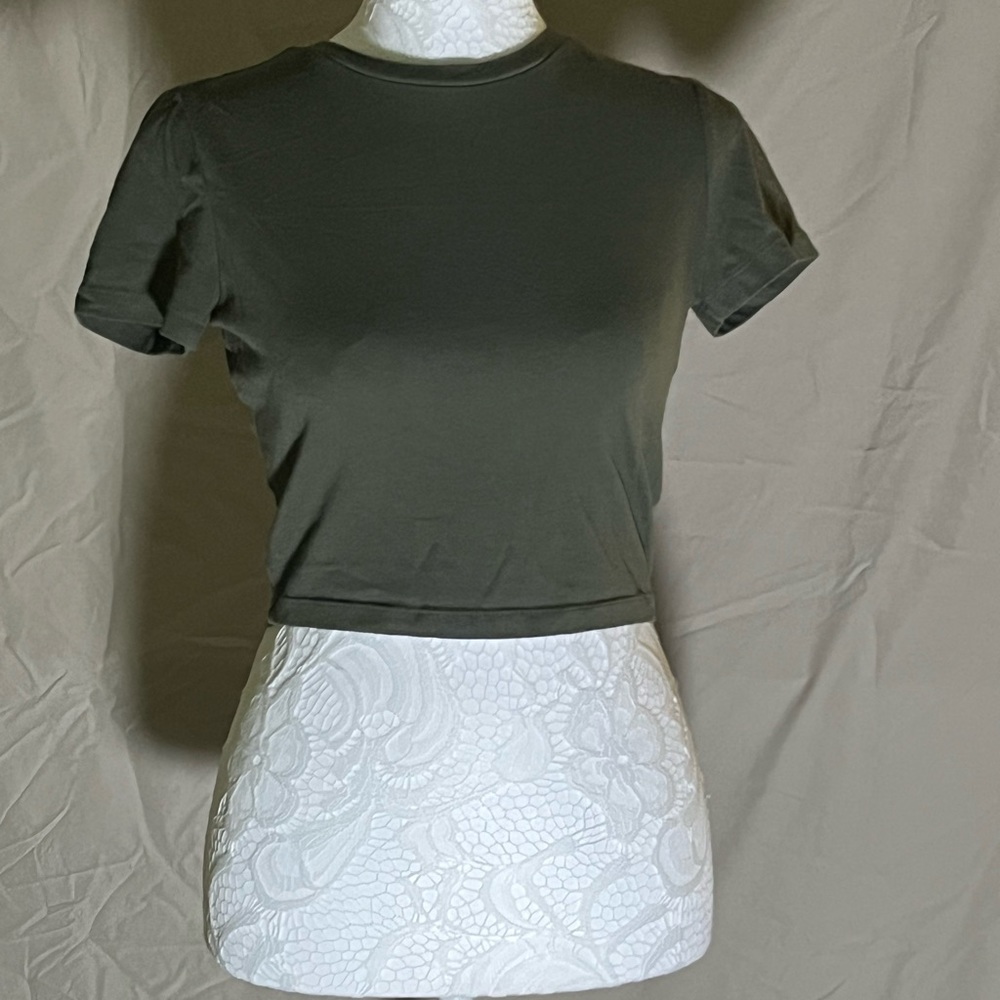 Forest green size small women’s wild fable crop top